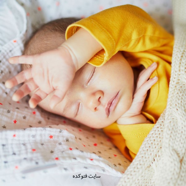 پرش عضلات دست و پای بچه در خواب