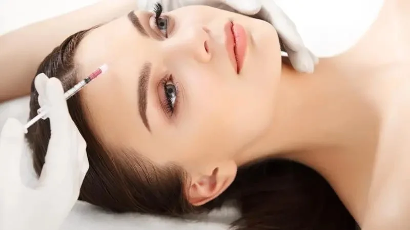تزریق ژل در اصفهان - دکتر مومنی