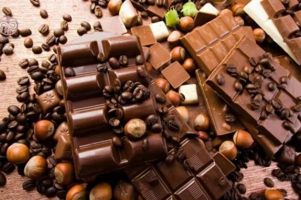چگونه شکلات را در دمای مناسب نگهداری کنیم؟